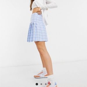 New Look mini pleated tennis skirt in pastel blue check. Size US 2